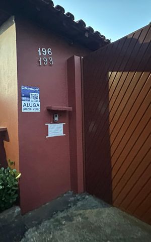 Casa de condomínio para alugar com 400m², 5 quartos e 4 vagas Casa de condomínio para alugar com 400m², 5 quartos e 4 vagasFachada e portaria
