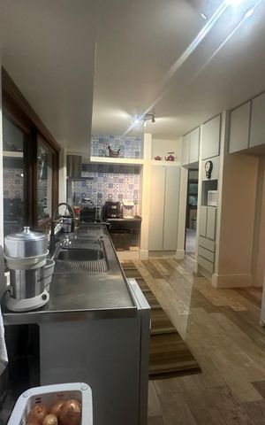 Casa de condomínio para alugar com 400m², 5 quartos e 4 vagas Casa de condomínio para alugar com 400m², 5 quartos e 4 vagasCozinha