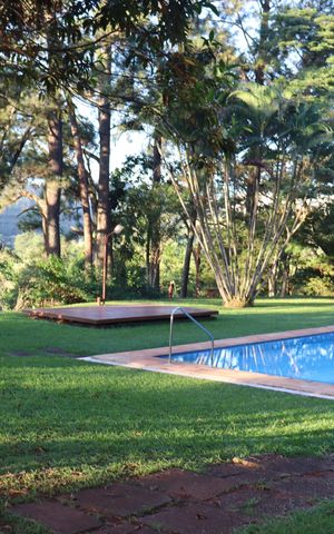 Casa de condomínio para alugar com 400m², 5 quartos e 4 vagas Casa de condomínio para alugar com 400m², 5 quartos e 4 vagasÁrea comum - Piscina
