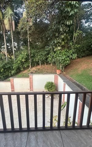 Casa de condomínio para alugar com 400m², 5 quartos e 4 vagas Casa de condomínio para alugar com 400m², 5 quartos e 4 vagasVaranda