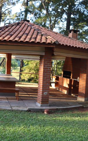 Casa de condomínio para alugar com 400m², 5 quartos e 4 vagas Casa de condomínio para alugar com 400m², 5 quartos e 4 vagasÁrea comum - Churrasqueira