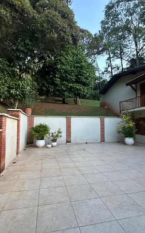 Casa de condomínio para alugar com 400m², 5 quartos e 4 vagas Casa de condomínio para alugar com 400m², 5 quartos e 4 vagasGaragem
