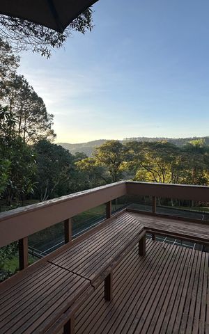 Casa de condomínio para alugar com 400m², 5 quartos e 4 vagas Casa de condomínio para alugar com 400m², 5 quartos e 4 vagasQuintal