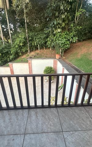 Casa de condomínio para alugar com 400m², 5 quartos e 4 vagas Casa de condomínio para alugar com 400m², 5 quartos e 4 vagasVaranda