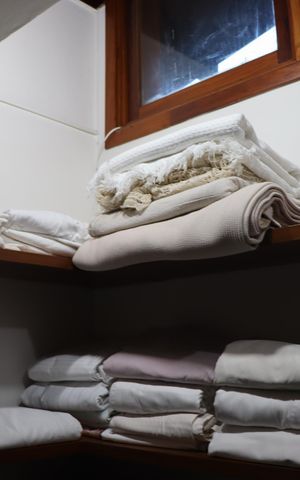 Casa de condomínio para alugar com 400m², 5 quartos e 4 vagas Casa de condomínio para alugar com 400m², 5 quartos e 4 vagasCloset da Suíte 3