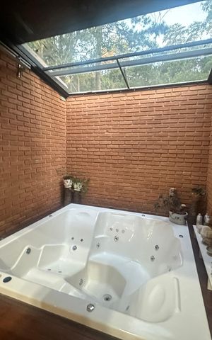 Casa de condomínio para alugar com 400m², 5 quartos e 4 vagas Casa de condomínio para alugar com 400m², 5 quartos e 4 vagasBanheiro da Suíte 4