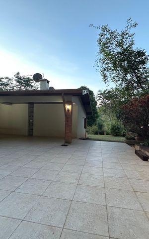 Casa de condomínio para alugar com 400m², 5 quartos e 4 vagas Casa de condomínio para alugar com 400m², 5 quartos e 4 vagasGaragem