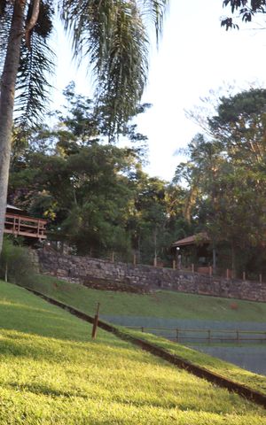 Casa de condomínio para alugar com 400m², 5 quartos e 4 vagas Casa de condomínio para alugar com 400m², 5 quartos e 4 vagasQuintal