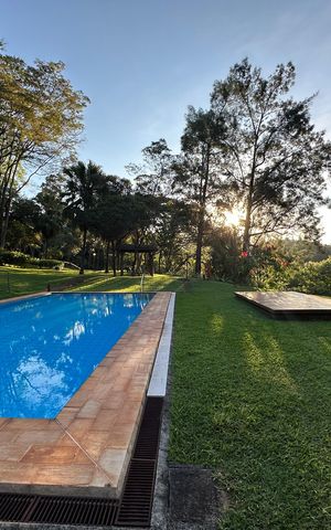 Casa de condomínio para alugar com 400m², 5 quartos e 4 vagas Casa de condomínio para alugar com 400m², 5 quartos e 4 vagasÁrea comum - Piscina