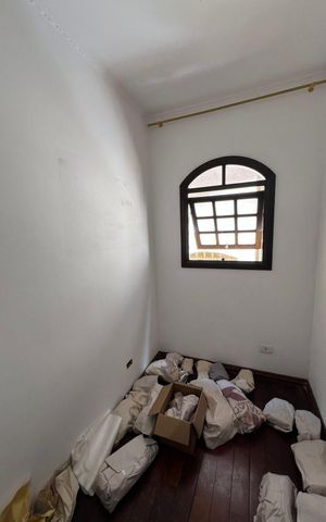 Casa à venda com 256m², 4 quartos e 2 vagas Casa à venda com 256m², 4 quartos e 2 vagasQuarto 1