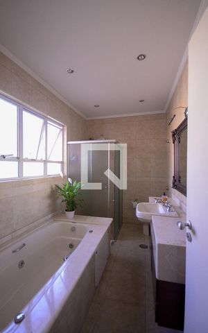 Casa à venda com 260m², 3 quartos e 2 vagas