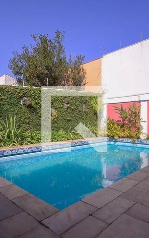 Casa à venda com 260m², 3 quartos e 2 vagas