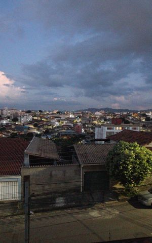 Casa à venda com 335m², 4 quartos e 9 vagasVista