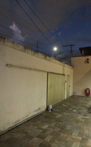 Casa à venda com 335m², 4 quartos e 9 vagasQuintal