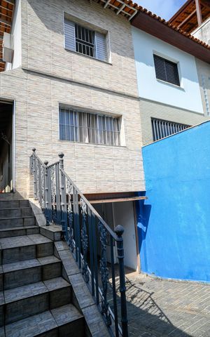 Casa à venda com 145m², 3 quartos e 3 vagas Casa à venda com 145m², 3 quartos e 3 vagasGaragem