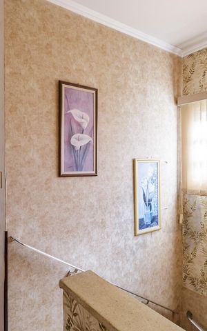 Casa à venda com 220m², 3 quartos e 4 vagasEscada