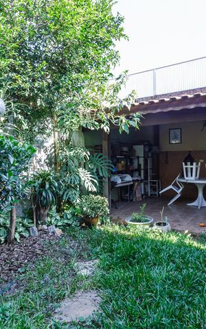 Casa à venda com 220m², 3 quartos e 4 vagasChurrasqueira