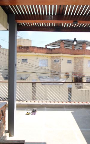 Casa à venda com 200m², 3 quartos e 5 vagasSala - Varanda