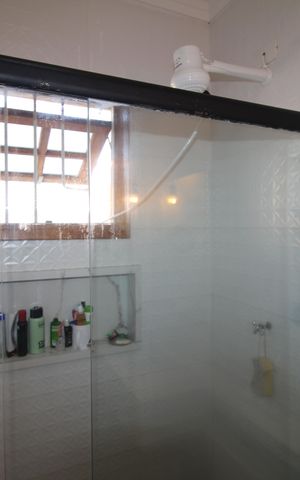 Casa à venda com 200m², 3 quartos e 5 vagasBanheiro