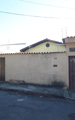 Casa à venda com 190m², 3 quartos e 3 vagasFachada 