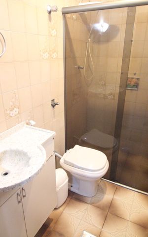 Casa à venda com 190m², 3 quartos e 3 vagasBanheiro social