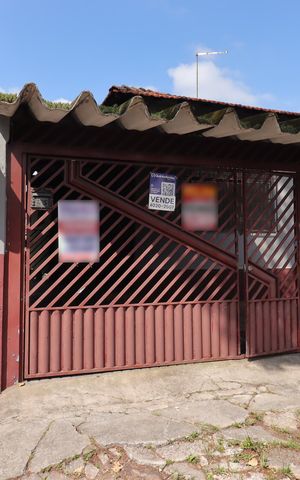 Casa à venda com 100m², 2 quartos e 3 vagasFachada com a Plaquinha ZWMT-520