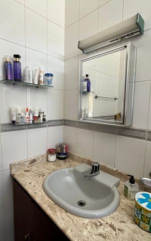 Casa à venda com 239m², 3 quartos e 2 vagas Casa à venda com 239m², 3 quartos e 2 vagasBanheiro