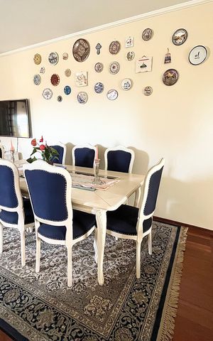 Casa à venda com 239m², 3 quartos e 2 vagas Casa à venda com 239m², 3 quartos e 2 vagasSala