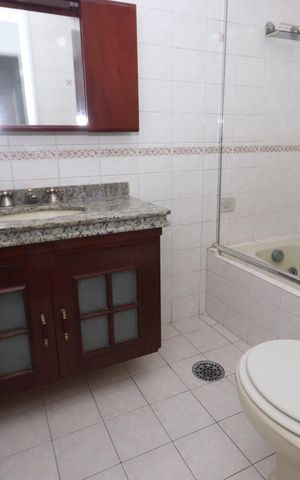 Apartamento à venda com 82m², 3 quartos e 1 vagaBanheiro da Suíte