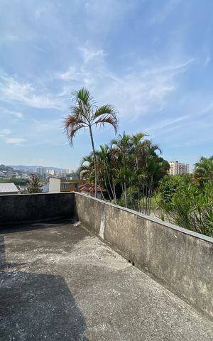 Casa à venda com 1240m², 5 quartos e 4 vagas