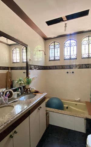 Casa à venda com 1240m², 5 quartos e 4 vagas