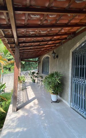 Casa à venda com 1240m², 5 quartos e 4 vagas