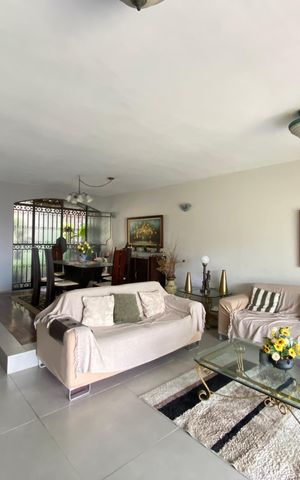 Casa à venda com 1240m², 5 quartos e 4 vagas