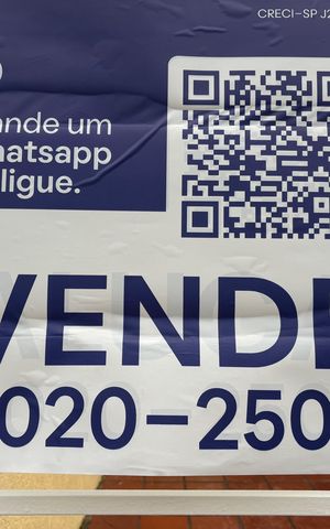 Casa à venda com 250m², 2 quartos e 2 vagasFachada