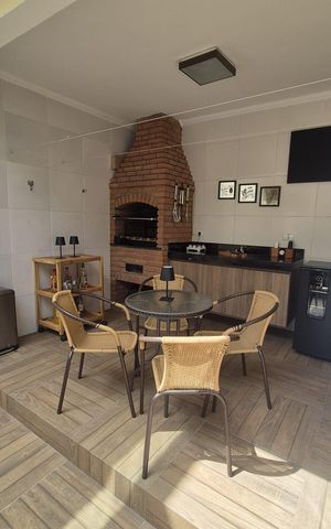 Casa à venda com 150m², 2 quartos e 2 vagas Casa à venda com 150m², 2 quartos e 2 vagasÁrea externa