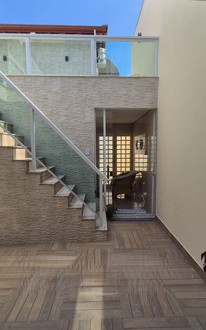 Casa à venda com 150m², 2 quartos e 2 vagas Casa à venda com 150m², 2 quartos e 2 vagasÁrea externa