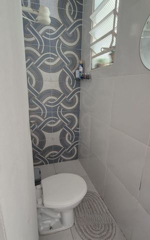 Casa à venda com 150m², 2 quartos e 2 vagas Casa à venda com 150m², 2 quartos e 2 vagasBanheiro