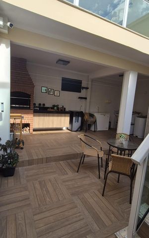 Casa à venda com 150m², 2 quartos e 2 vagas Casa à venda com 150m², 2 quartos e 2 vagasÁrea externa