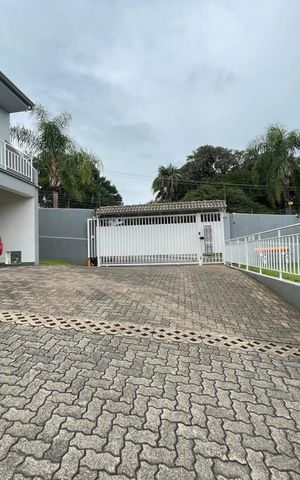 Casa de condomínio à venda com 142m², 3 quartos e 2 vagas