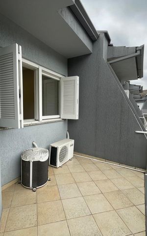 Casa de condomínio à venda com 142m², 3 quartos e 2 vagas