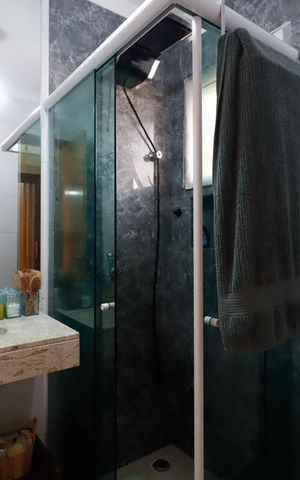 Casa à venda com 100m², 3 quartos e 2 vagas Casa à venda com 100m², 3 quartos e 2 vagasBanheiro da Suíte