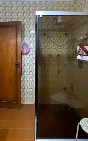 Casa à venda com 336m², 4 quartos e 7 vagasBanheiro da Suíte 2