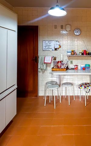 Casa à venda com 336m², 4 quartos e 7 vagasCozinha