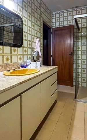 Casa à venda com 336m², 4 quartos e 7 vagasBanheiro da Suíte