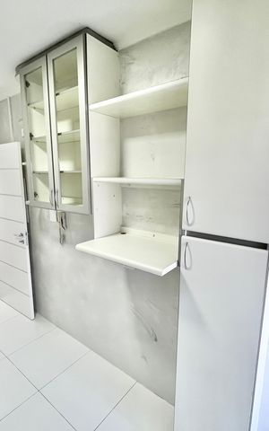 Apartamento à venda com 90m², 3 quartos e 2 vagas Apartamento à venda com 90m², 3 quartos e 2 vagasCozinha