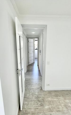 Apartamento à venda com 90m², 3 quartos e 2 vagas Apartamento à venda com 90m², 3 quartos e 2 vagasCorredor