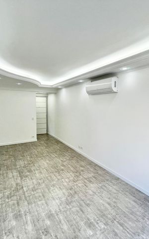 Apartamento à venda com 90m², 3 quartos e 2 vagas Apartamento à venda com 90m², 3 quartos e 2 vagasSala