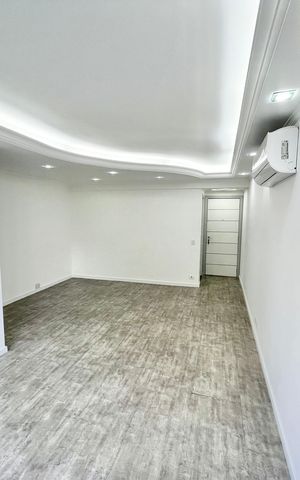 Apartamento à venda com 90m², 3 quartos e 2 vagas Apartamento à venda com 90m², 3 quartos e 2 vagasSala