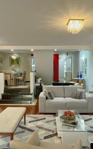 Casa de condomínio à venda com 450m², 3 quartos e 6 vagas Casa de condomínio à venda com 450m², 3 quartos e 6 vagasSal
