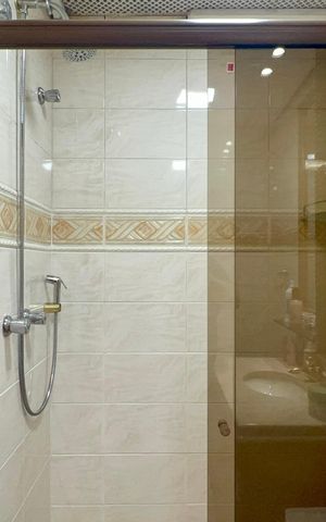 Casa de condomínio à venda com 450m², 3 quartos e 6 vagas Casa de condomínio à venda com 450m², 3 quartos e 6 vagasBanheiro da Suíte 1